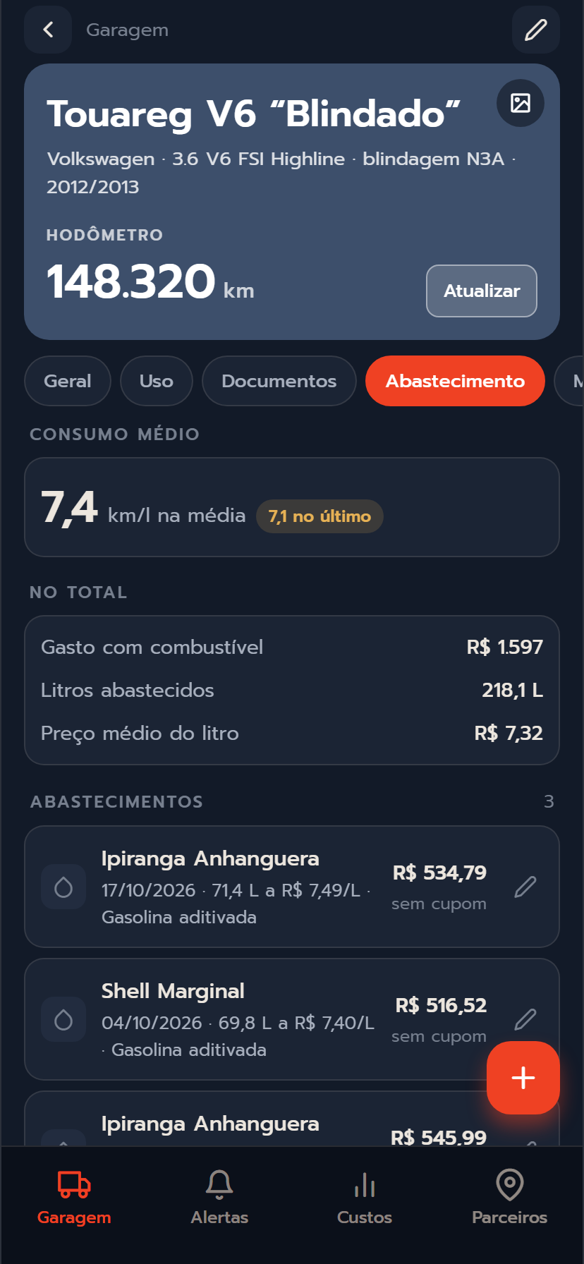 Tela de abastecimento: consumo médio, total de litros e a lista de abastecimentos.